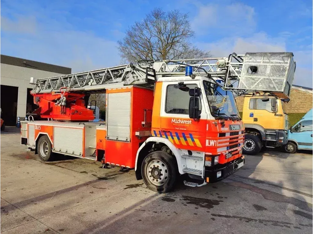 Scania P P93 ML 4X2 280 ZB + MAGIRUS DREHLEITER / FIRE LADDER / ECHELLE POMPIER - DLK 23-12 VARIO GL CC