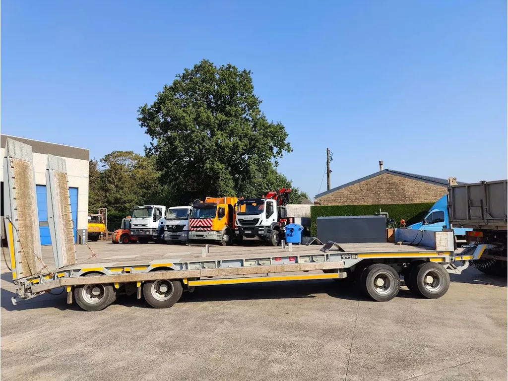 Kaiser R4004F 4 AXLE 40TON LOWBED TRAILER / PORTE CHAR / MACHINE TPT