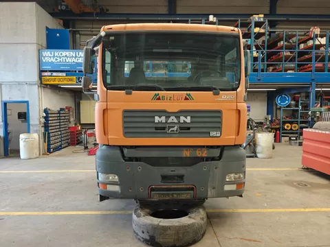 MAN TGA 33-30 DFAK 6X6 - Cabine