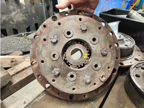 Mercedes-Benz SATTELITES FRONT AXLE 4X4 / 6X6 1928-2628 23 DENTS
