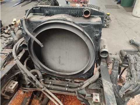Iveco Radiator Set / K&uuml;hler Set / Set Radiateurs CURSOR 8 STRALIS 360 A/T