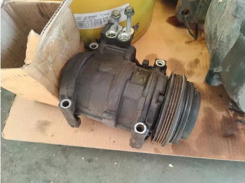 Iveco AC Compressor / Klima Pumpe / Pompe compresseur climatisation CURSOR 8